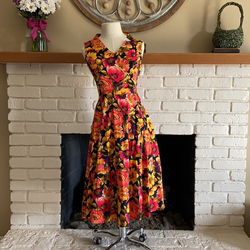 NWT Vintage Floral A-line Sleeveless Midi Dress